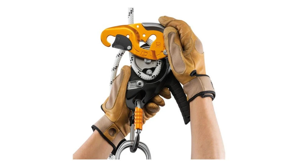 Petzl I'D Self-braking Descender - Image 9