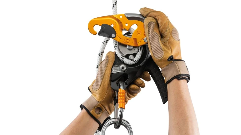 Petzl I'D Self-braking Descender - Image 11